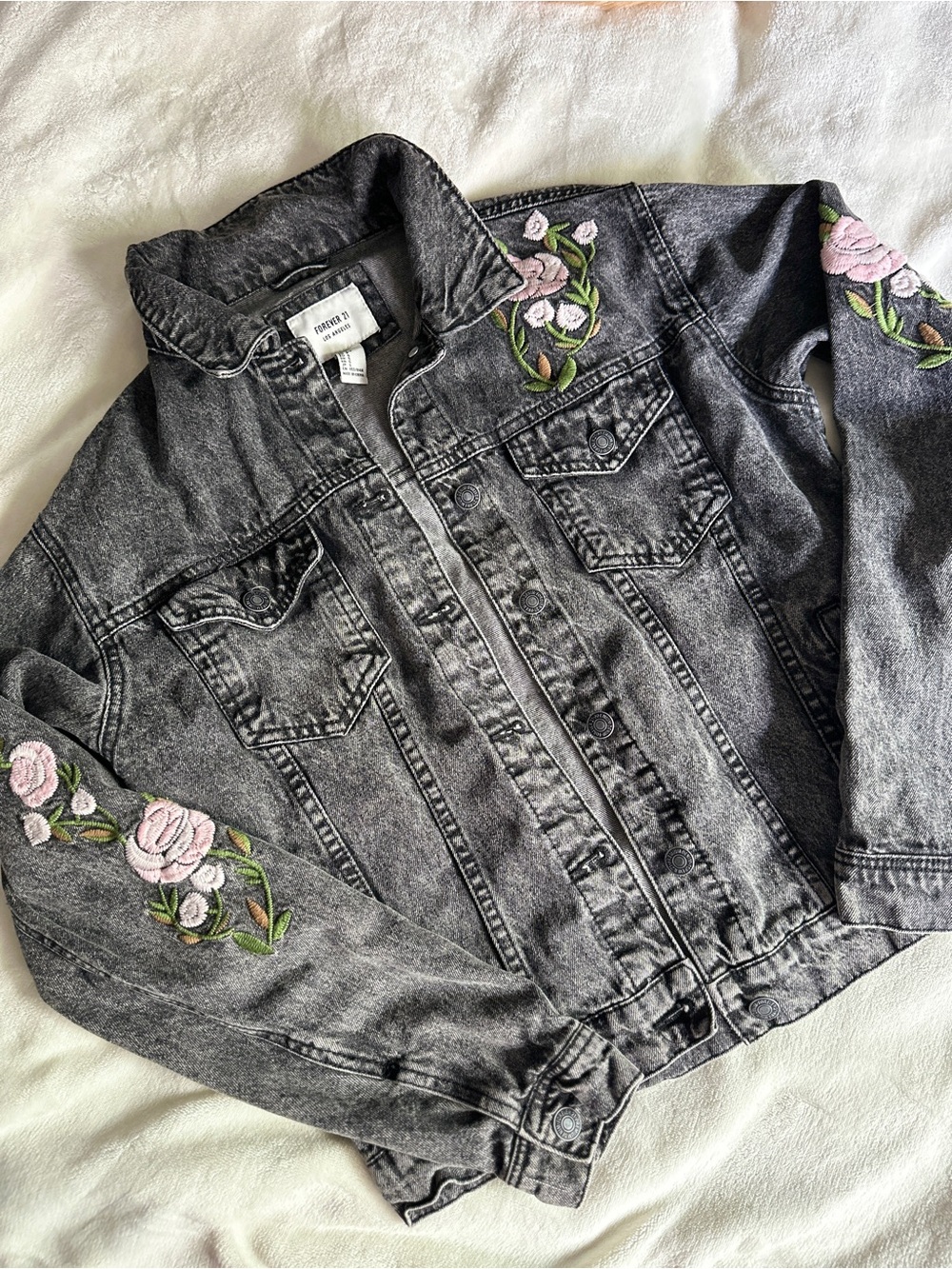 Forever 21 size small adult woman black faded denim jacket with florals